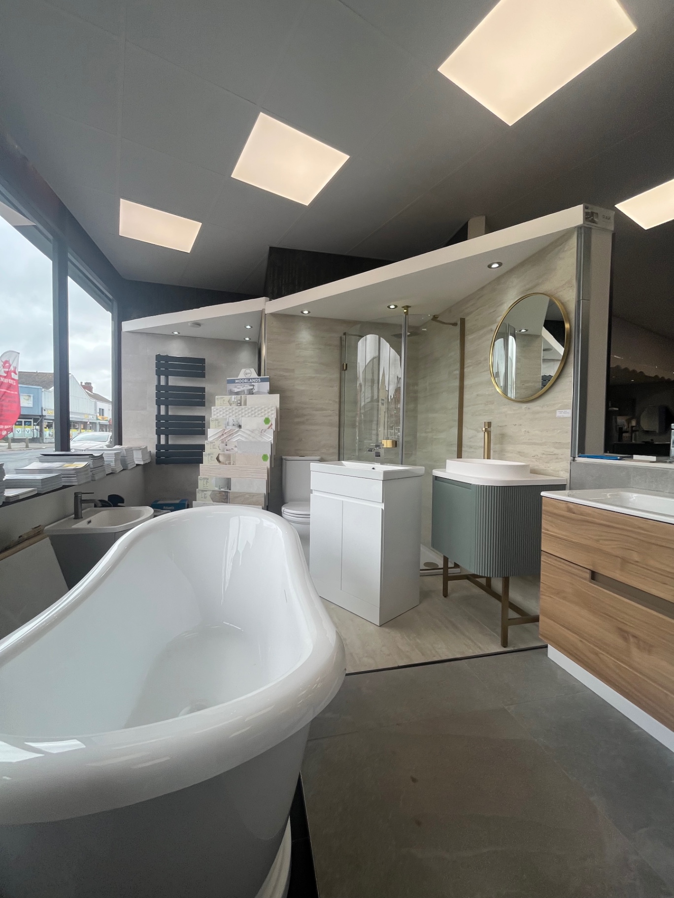 Slipper bath with fluted mint vanity